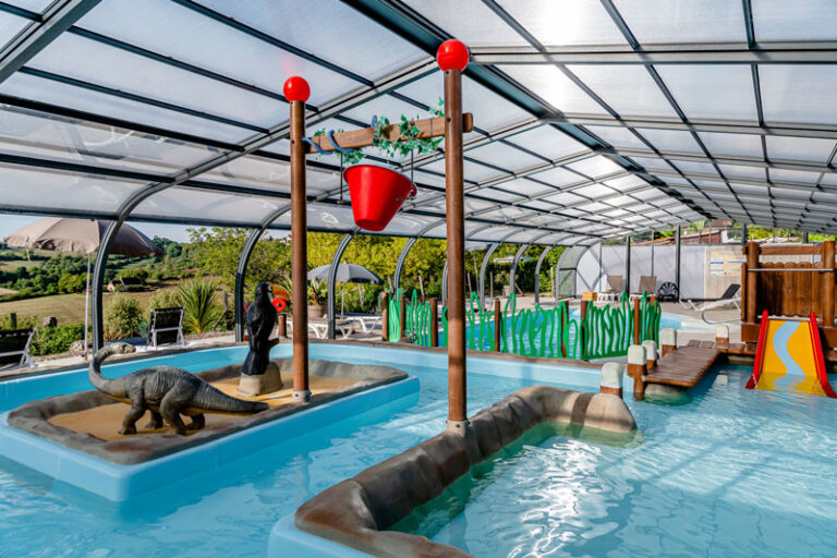 camping les terrasses de dordogne avec espace aquatique pour enfants