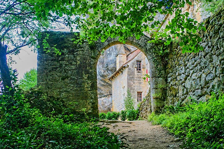 chateau falaise dordogne